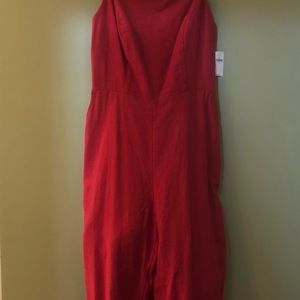 Casual/dressy comfy shoulder-strap jumper. Never worn. NWT. Linen. Old Navy